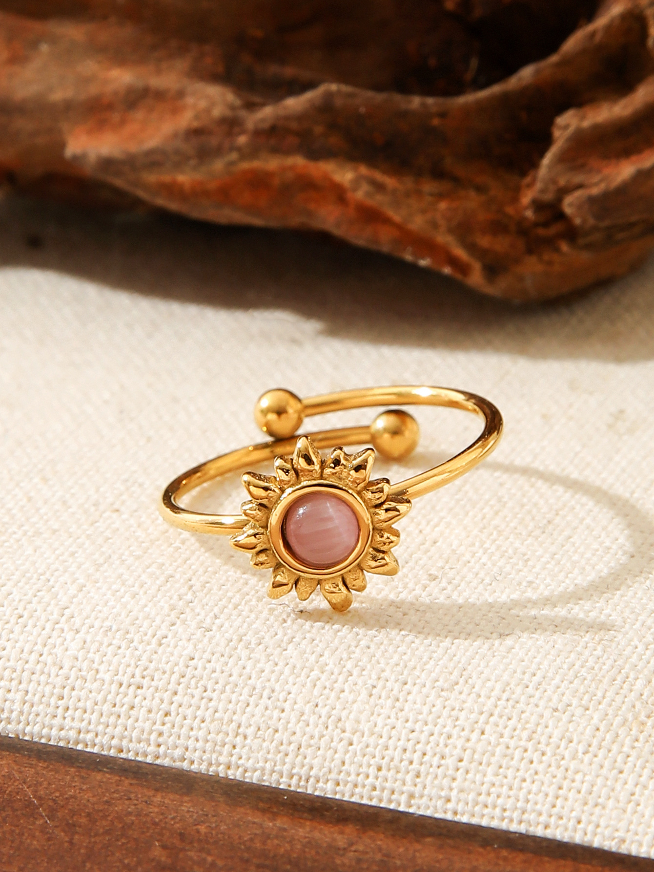 Vintage Sunburst Cat Eye Adjustable Ring - Image 4