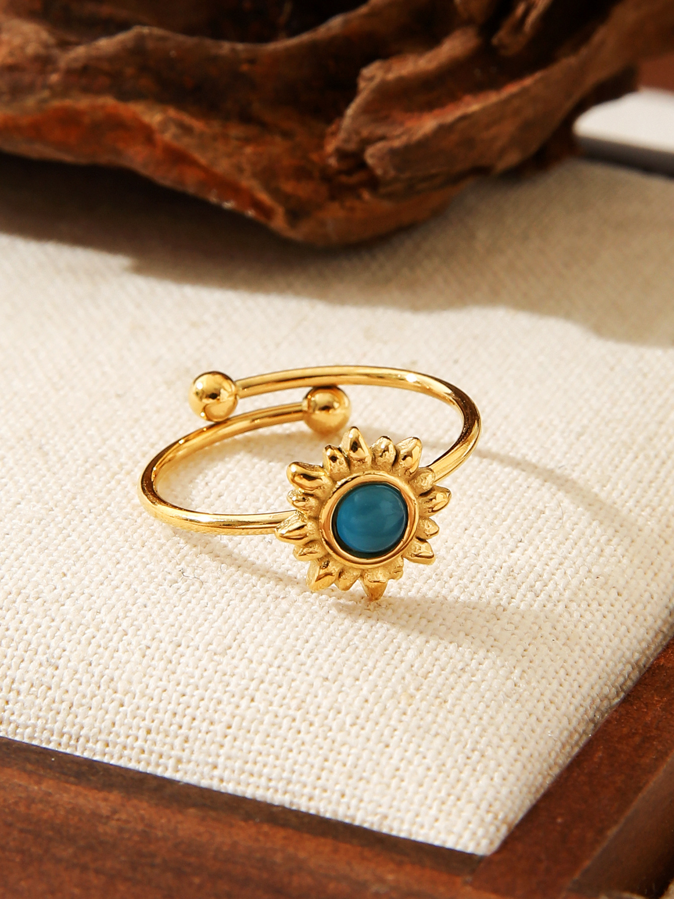 Vintage Sunburst Cat Eye Adjustable Ring - Image 5